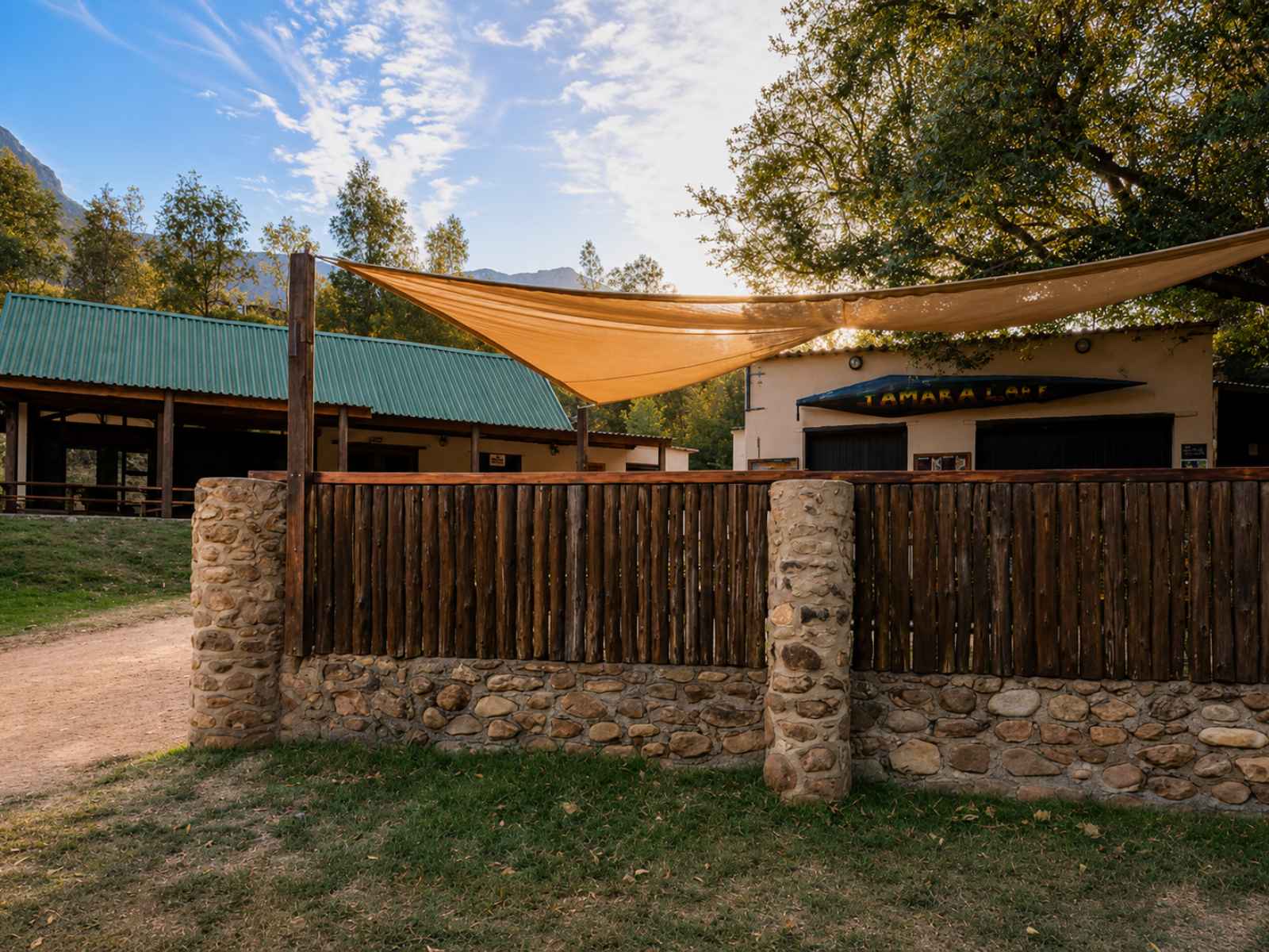 Jamaka Organic Farm - sundowners at the bar